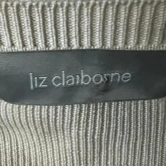 Liz Claiborne sweater size medium - Picture 3 of 4